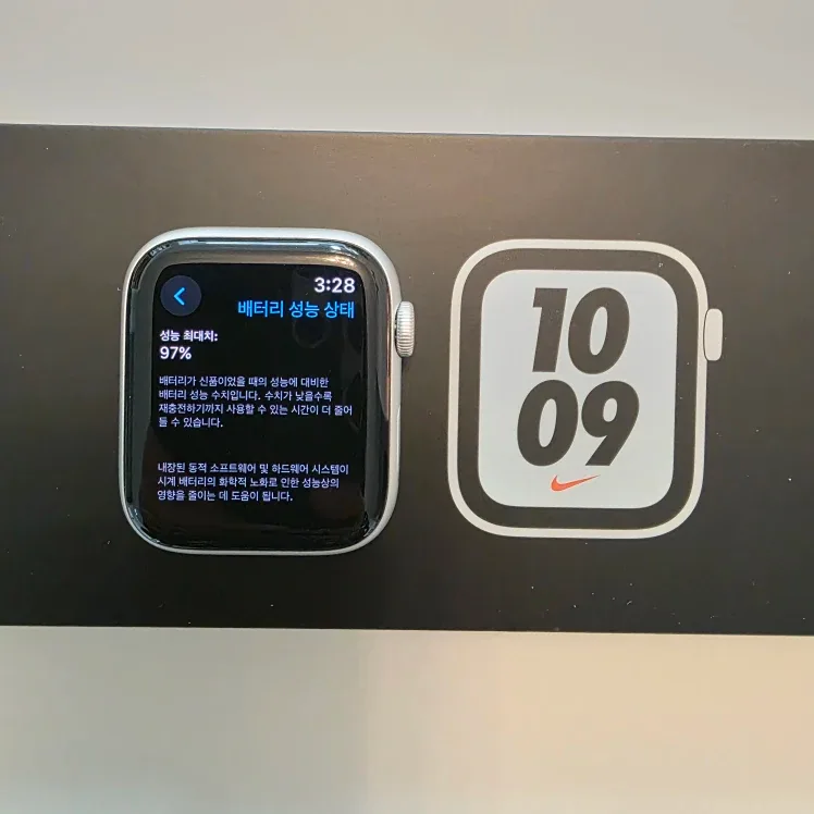 애플워치 SE 44mm (GPS+Cellular) 나이키 에디션 / 리퍼 후 미사용 (새제품급)