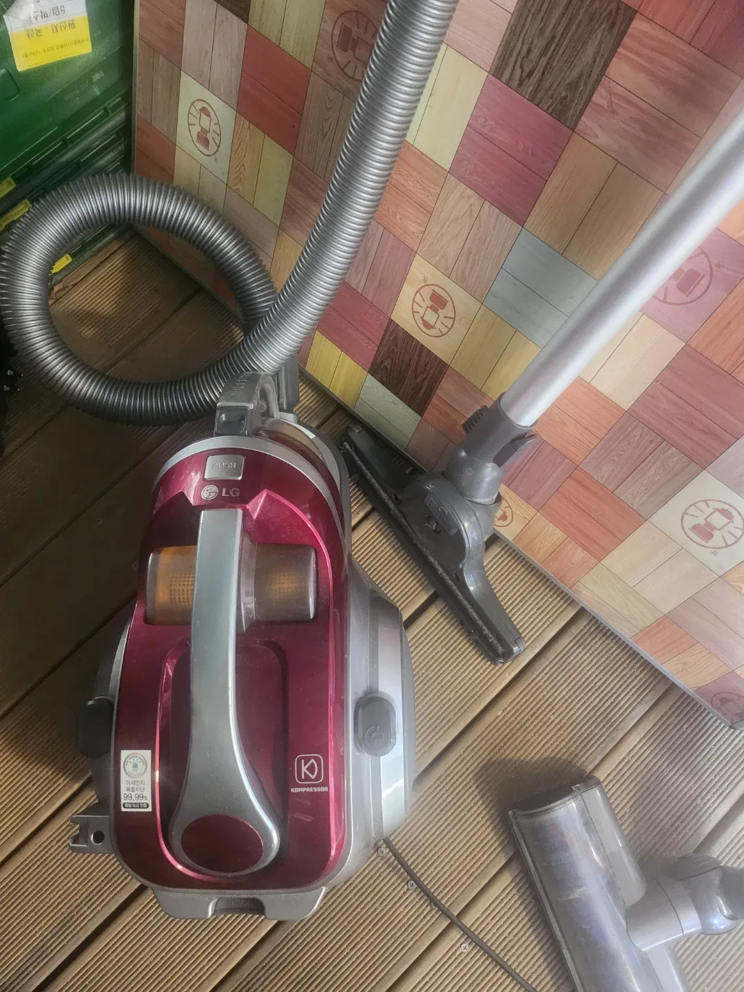 LG 싸이킹 진공청소기 적색
