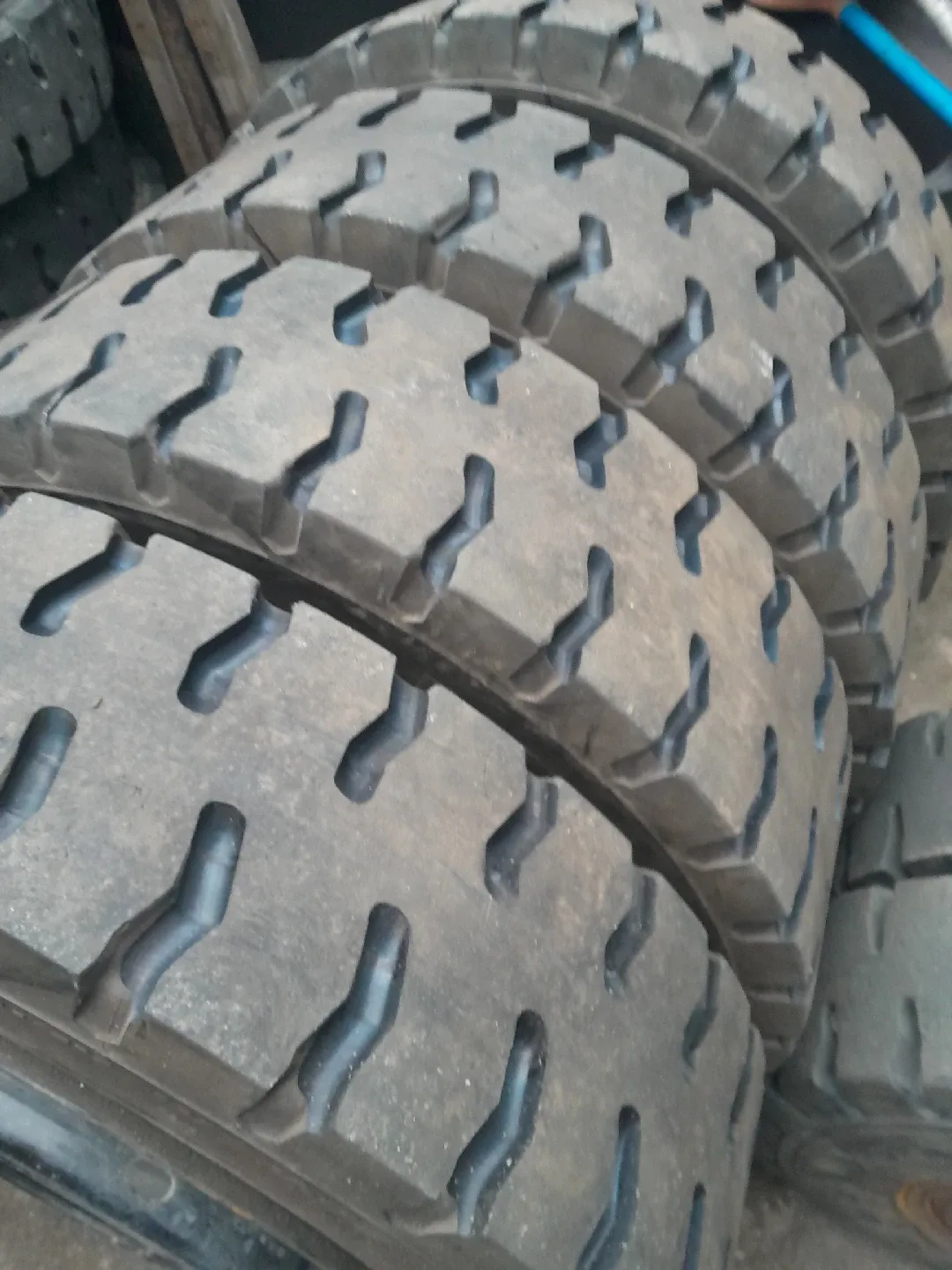 지게차 중고 통타이어 싸게 6개 팝니다