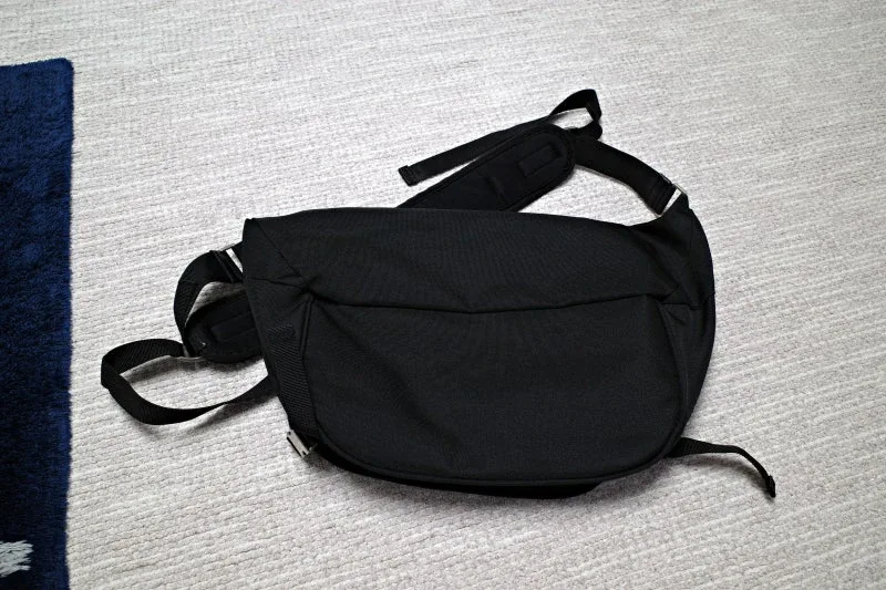 mngu 블랙 숄더백