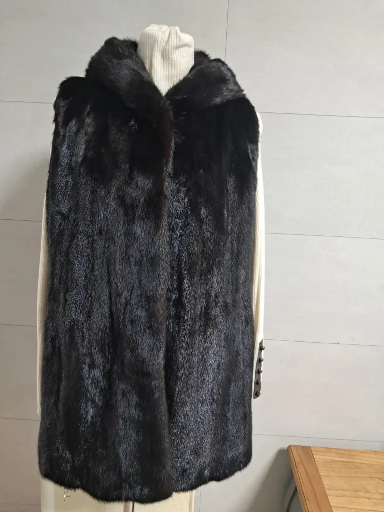 휘메일 블랙그라마 후드 밍크 조끼