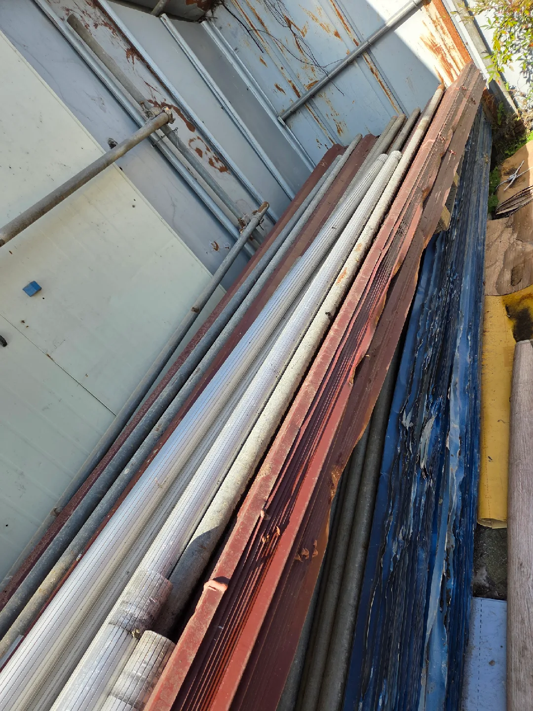 중고지붕 판넬 6메다 있습니다