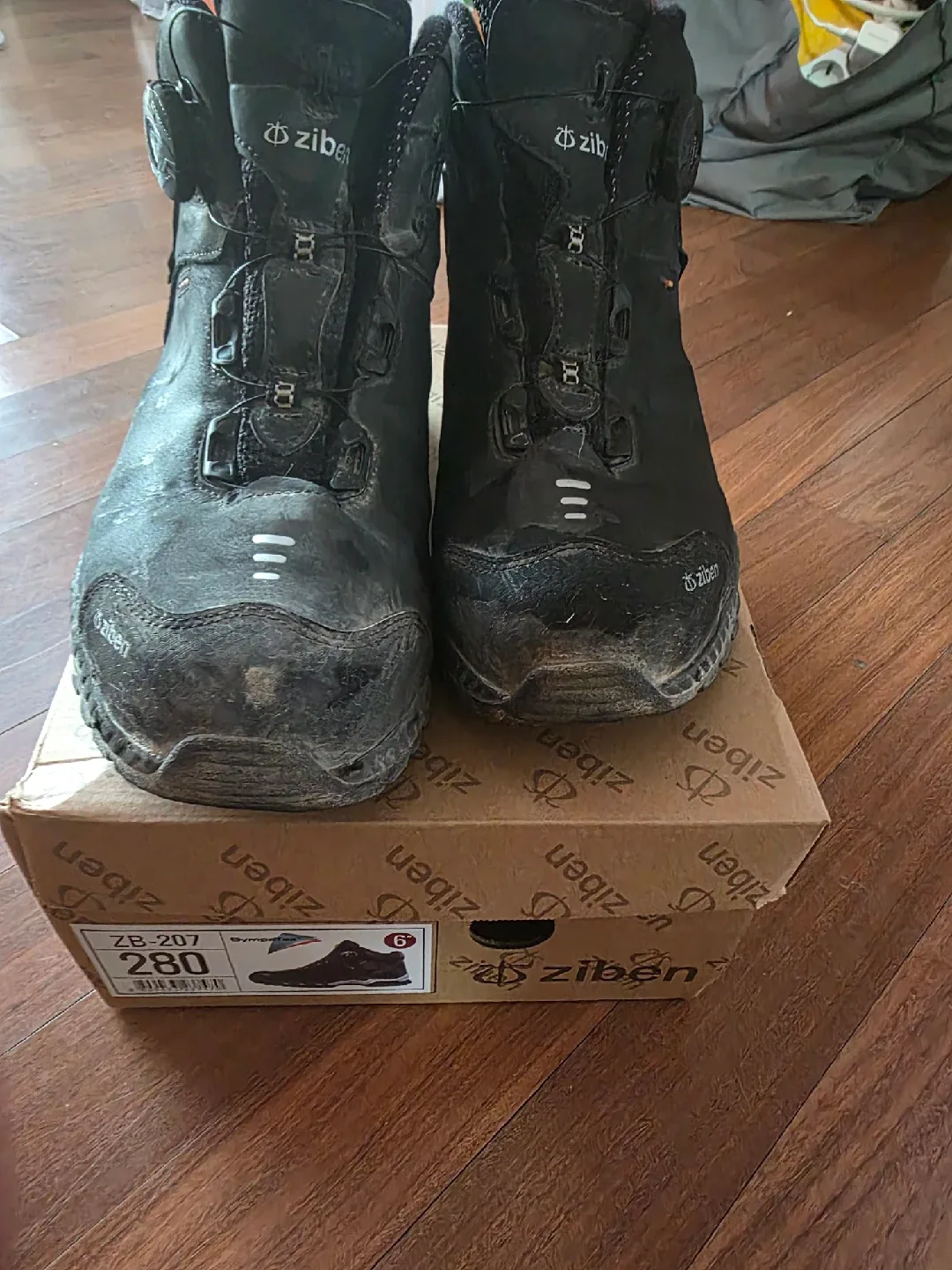 지벤 안전화 ZB-207 280mm 중고 3개월 사용