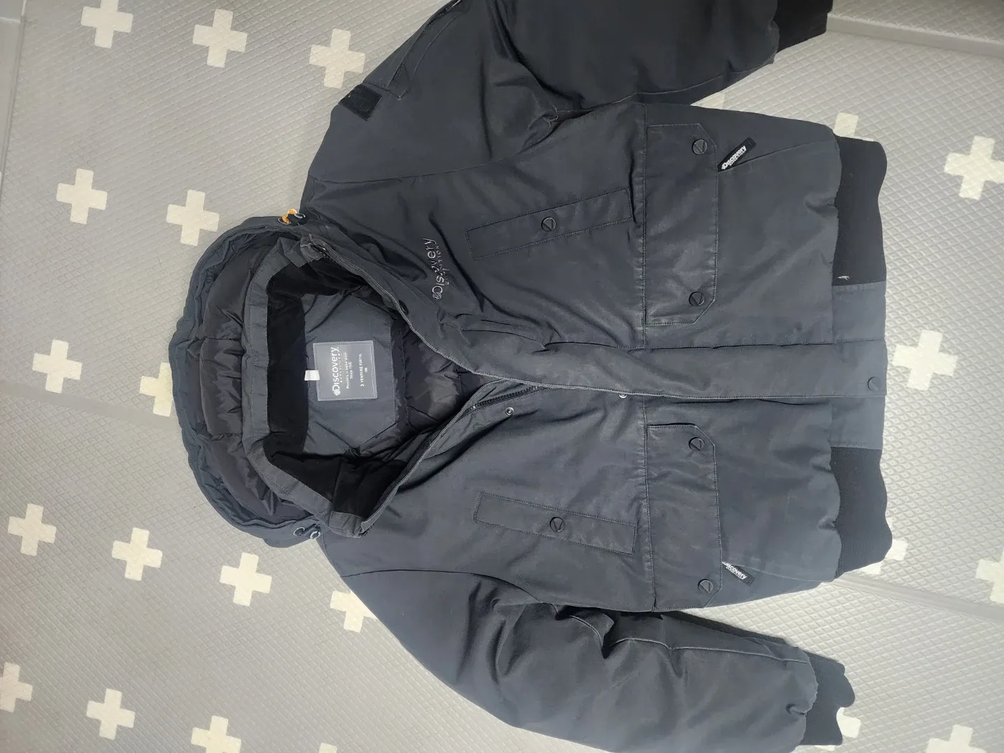 디스커버리 검정 패딩