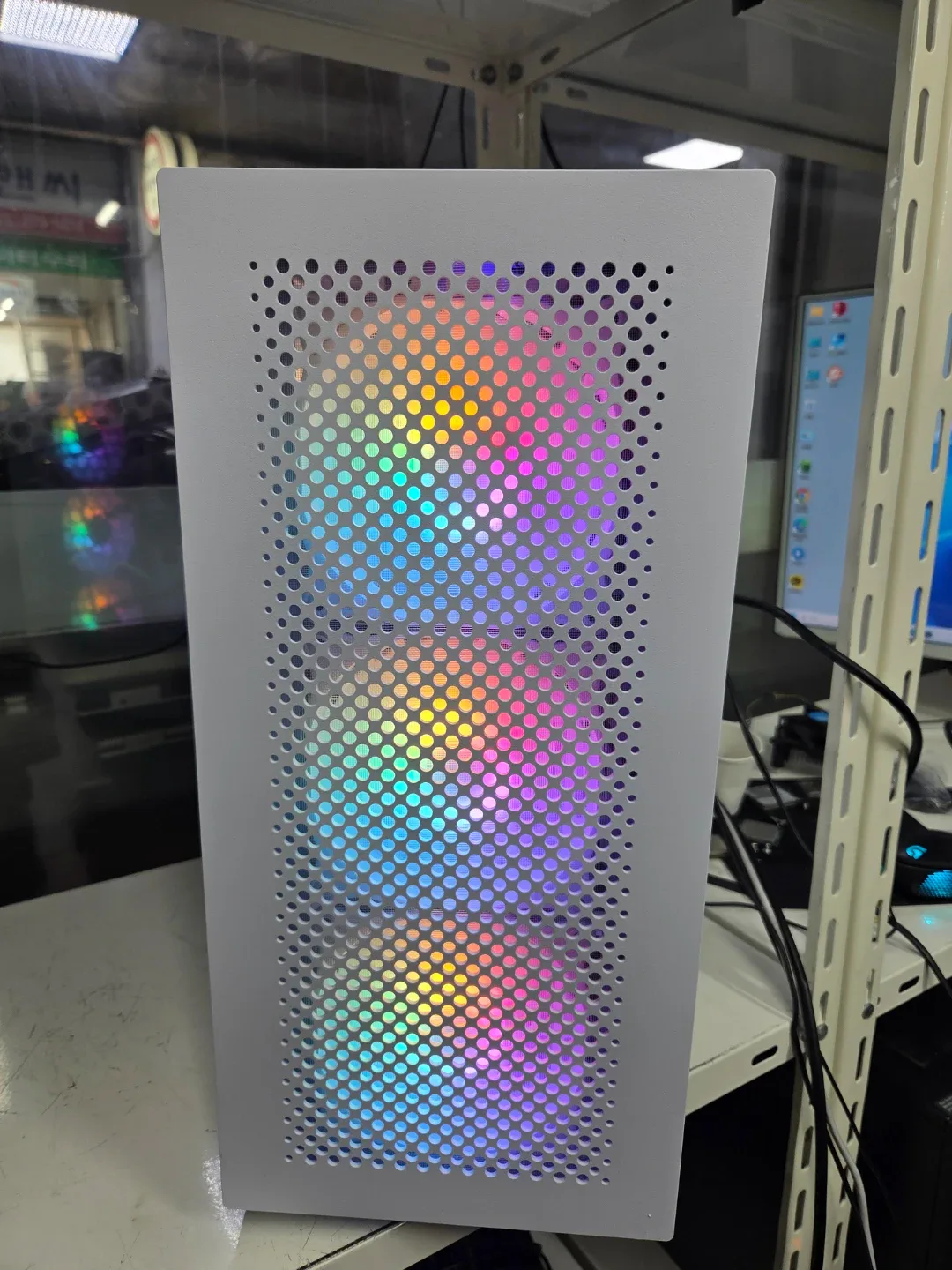 100% 신품## 아이온2 게이밍  본체 U5 225 .RTX 5060 .DDR5 16G 판매합니다