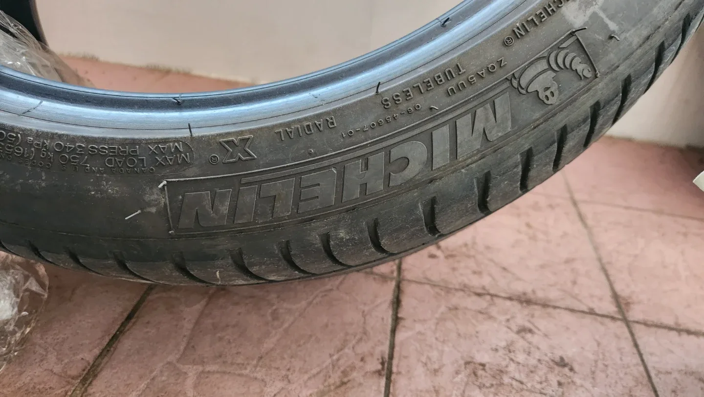 미쉐린 245/40 19 중고 타이어 2개