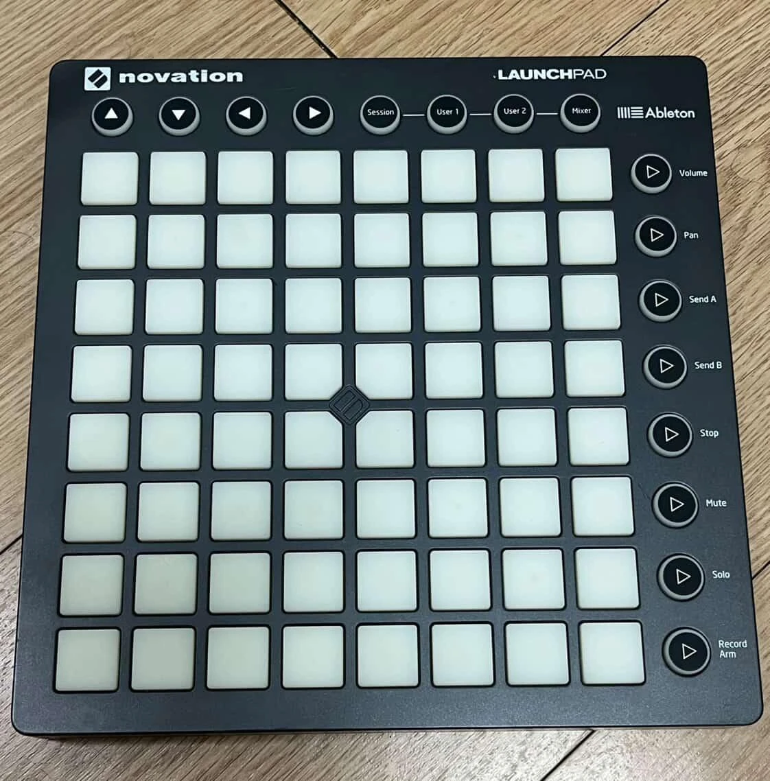 런치패드 판매 합니다