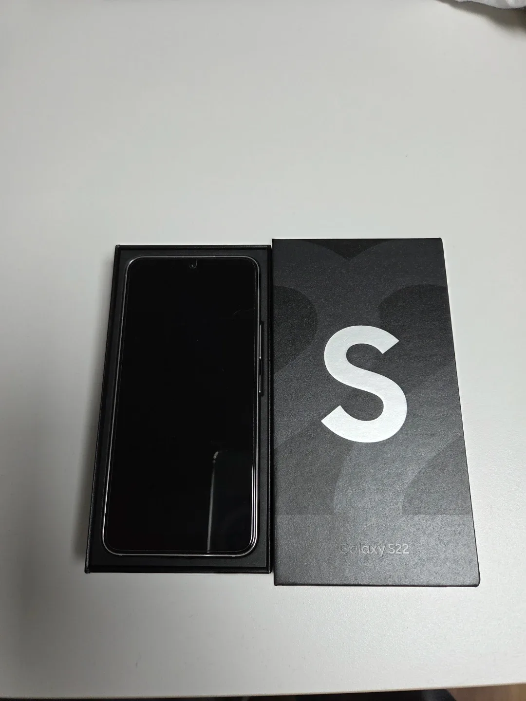 (풀박스 초A급 공기계) 갤럭시 S22 256GB 화이트 & 사은품