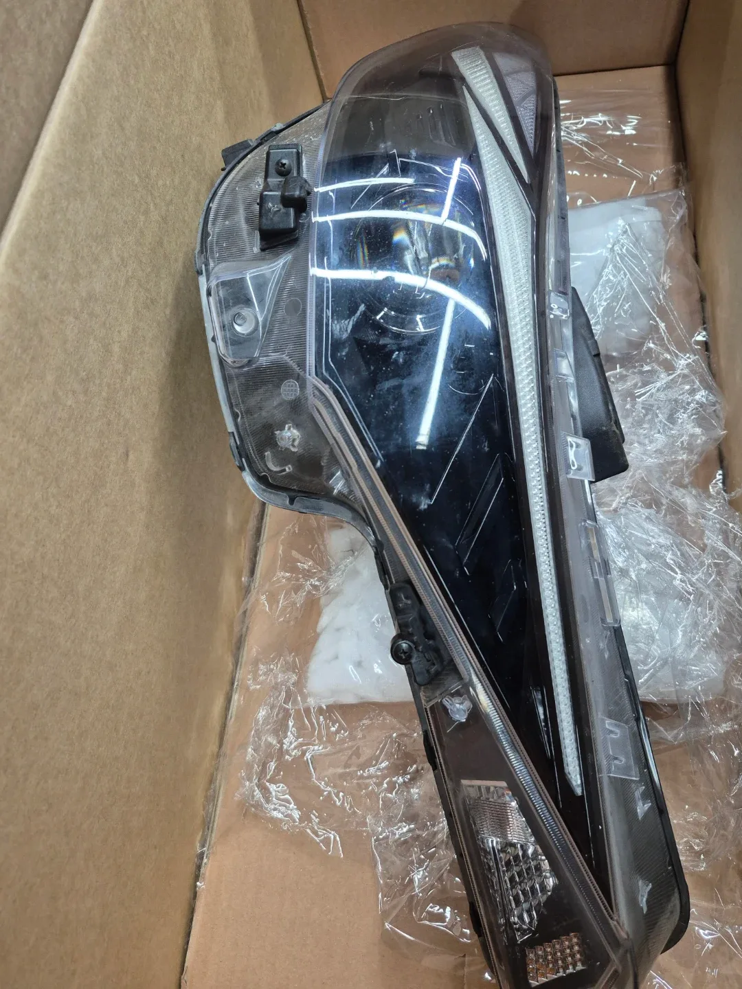 아반떼cn 조수석 라이트 중고 팔아요