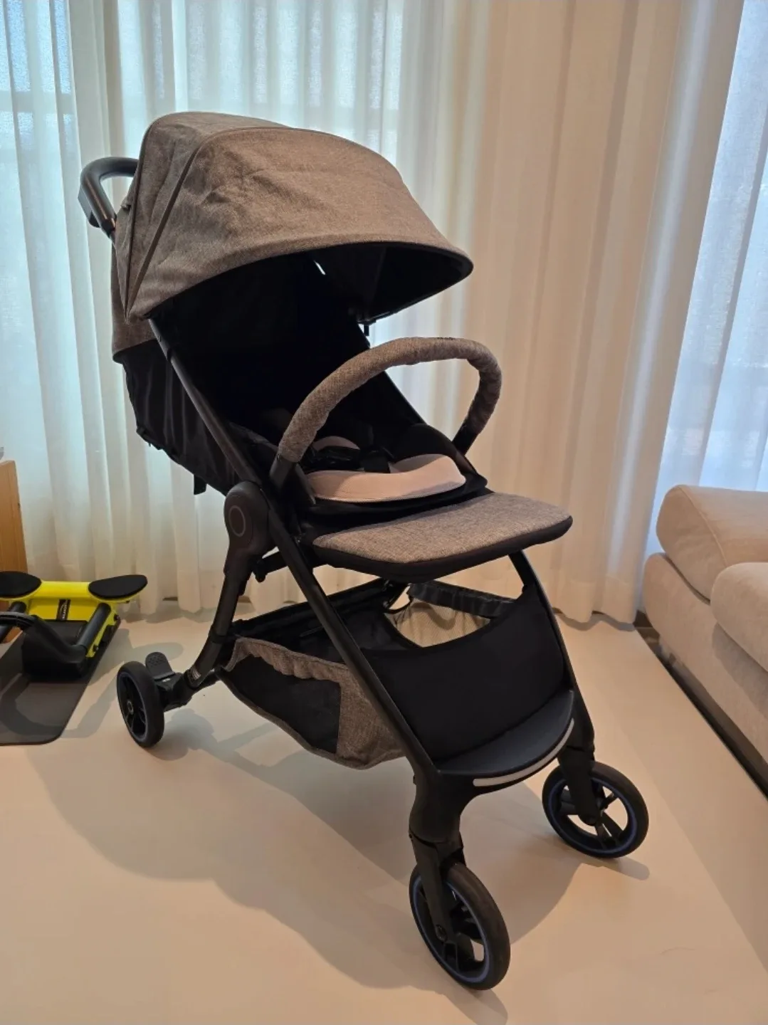 콤비 오라스타 오토스탑 스마트 유모차