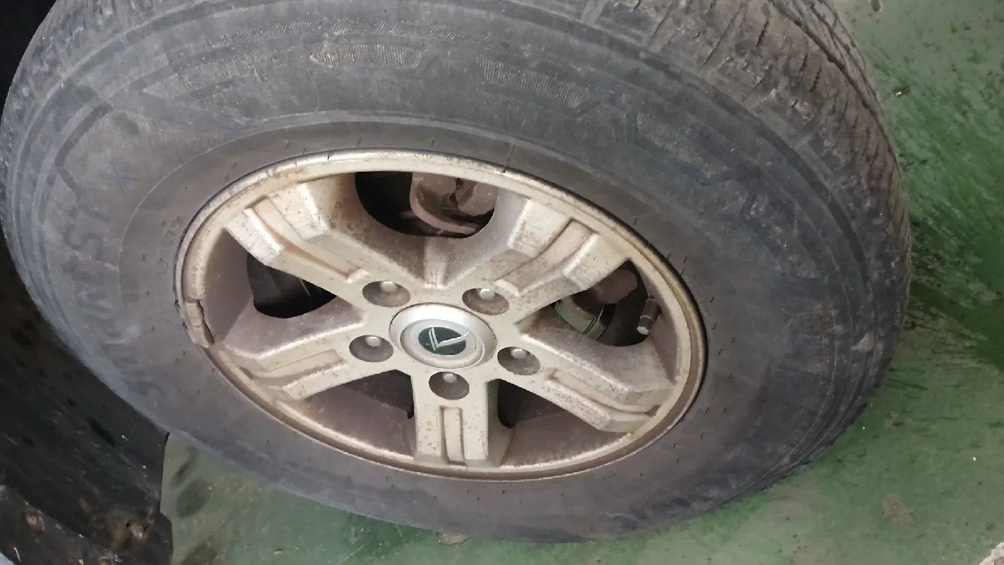 넥센 245/70R16 타이어((쏘렌토 (중고제품 ))((휠제외())