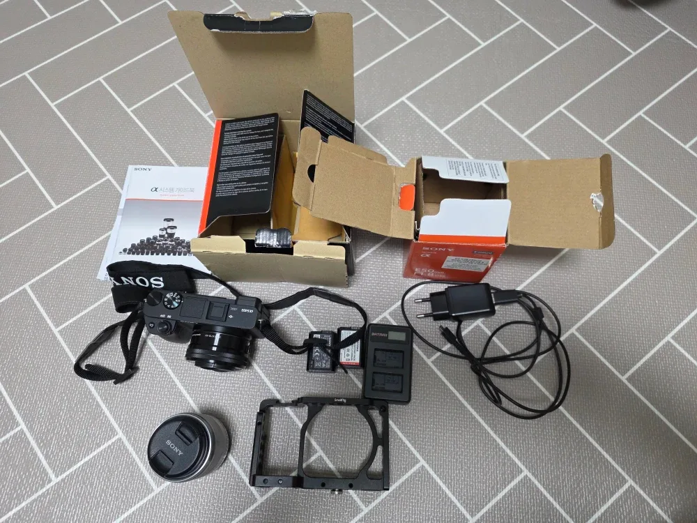 소니 a6400 바디 + 번들렌즈 + 여친렌즈(SEL50F18)(상태좋음)
