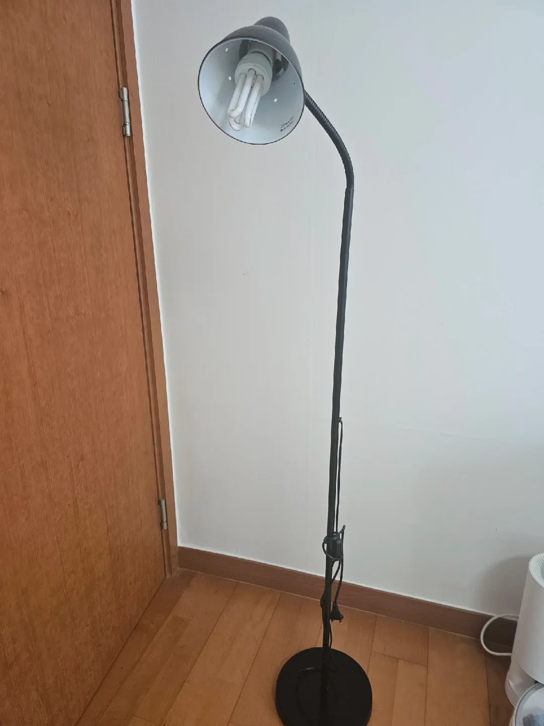 블랙 장스탠드 조명