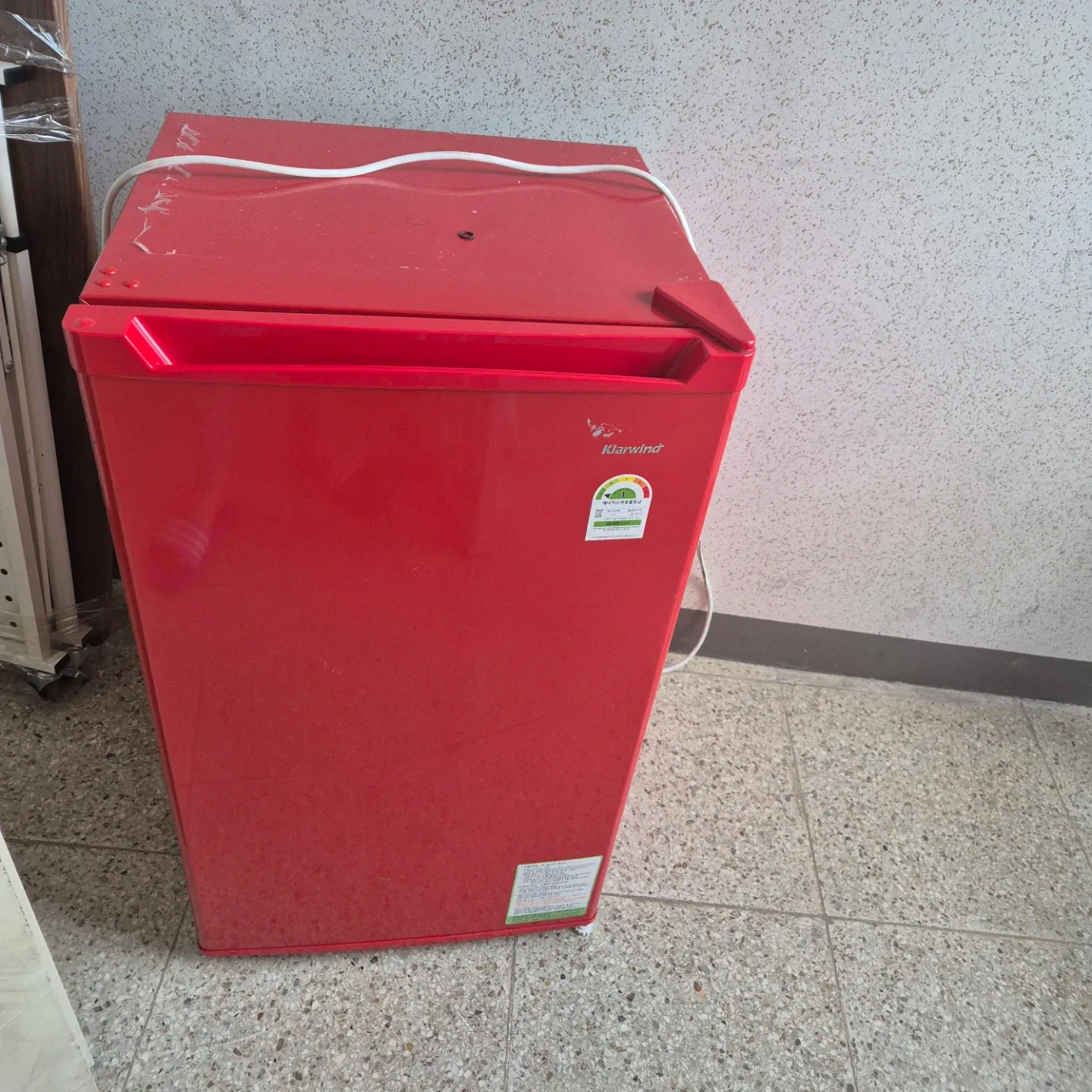 클라윈드 미니 냉장고 빨강 92L