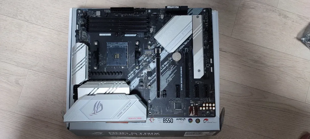 ASUS ROG STRIX B550-A 게이밍 메인보드