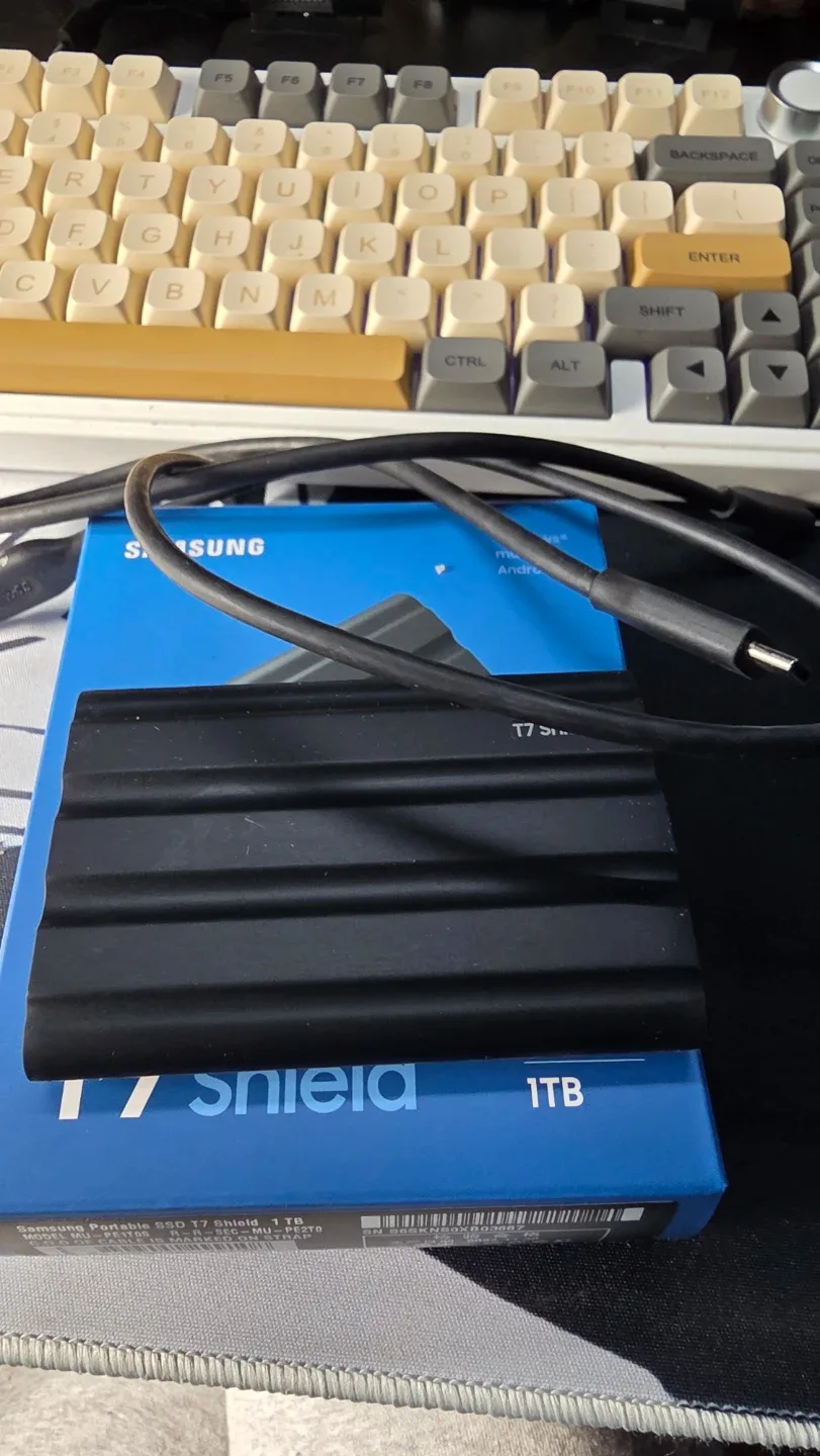 삼성 쉴드 T7 1TB 팝니다