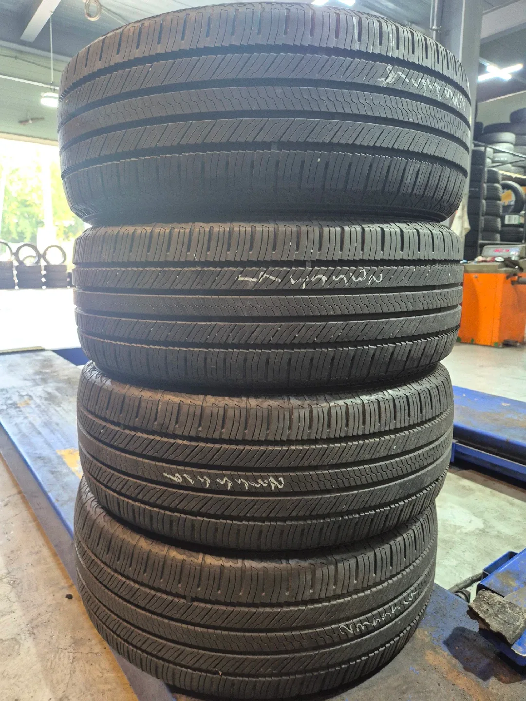 235 55 19요코하마 중고타이어 판매