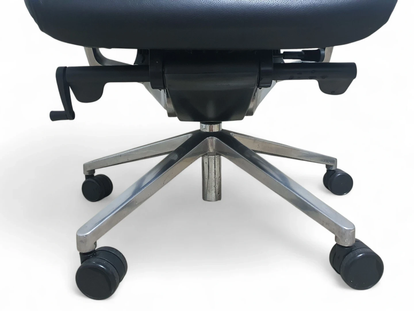 퍼시스 리플라이 소가죽 의자 [중역용] [클린 의자] | 가구/인테리어 | 당근 중고거래