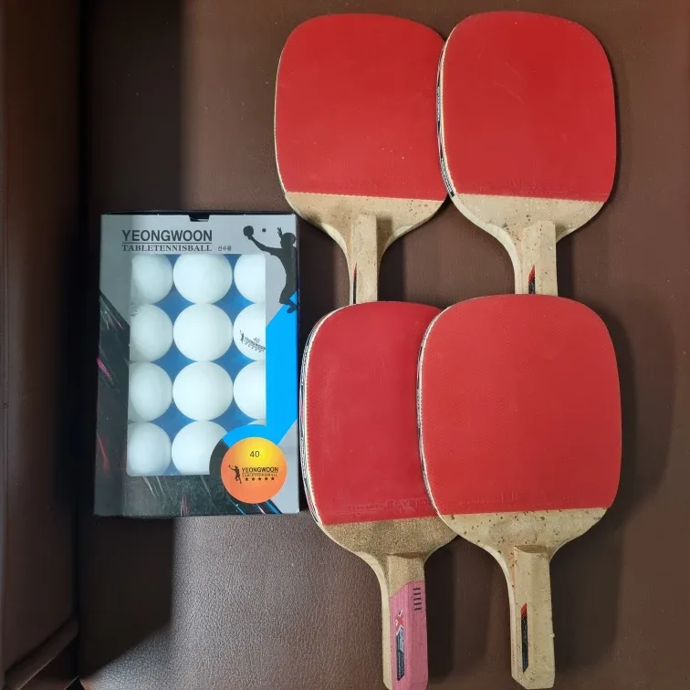 챔피온 탁구 중고 라켓 4개 + 탁구공 12개