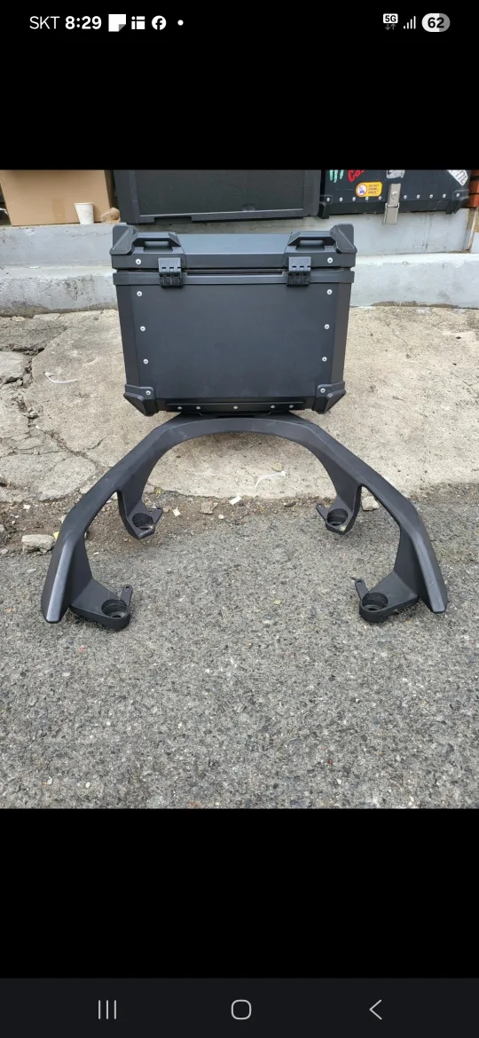xmax300탑박스+브라켓 팝니다.