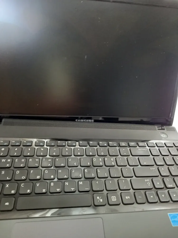 고장난 삼성 노트북  NT301E5C
