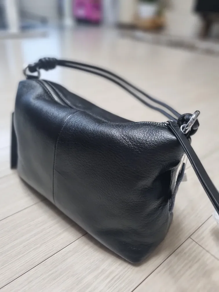 가죽 숄더가방 새거에요