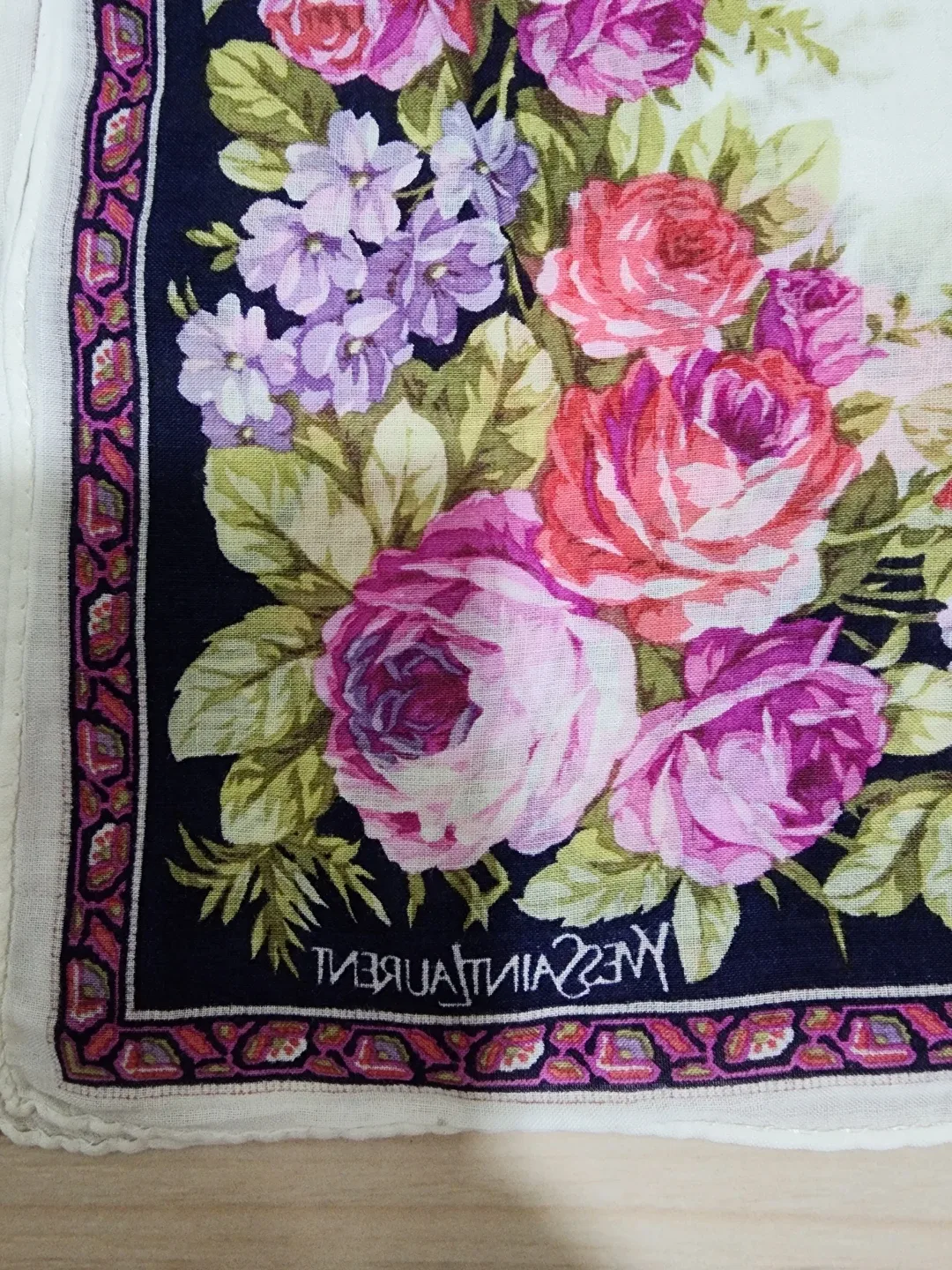 YSL, Anna Sui, Burberry 등 명품손수건 정품