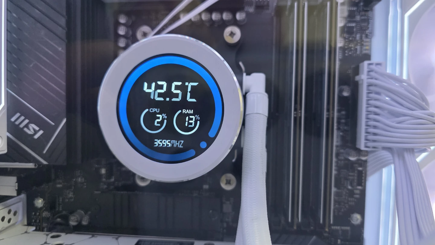 가격내림][게이밍 데스크탑]화이트 7950x, 4070 Ti SUPER