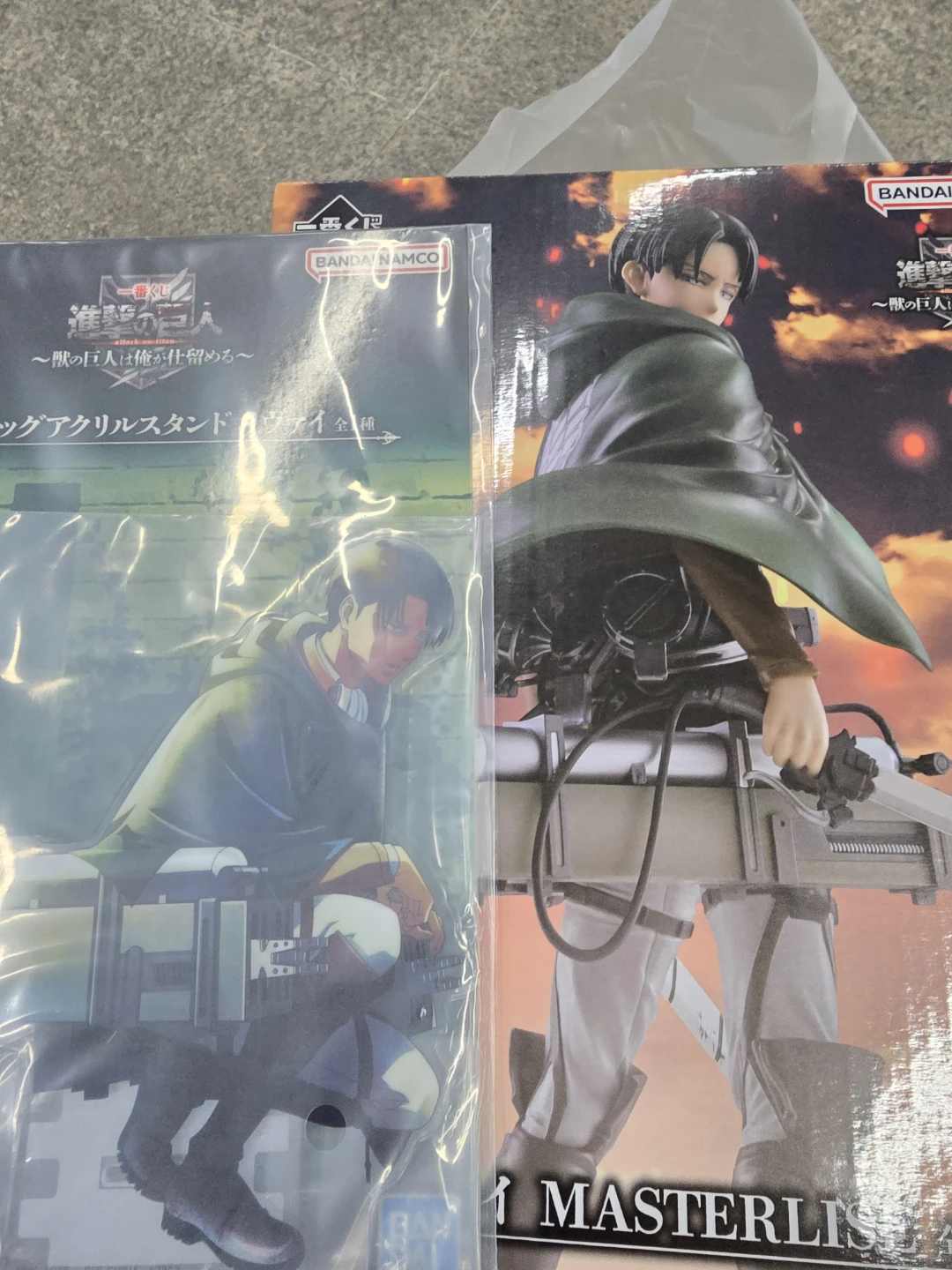 진격의 거인 제일복권 리바이 피규어+아크릴 팝니다