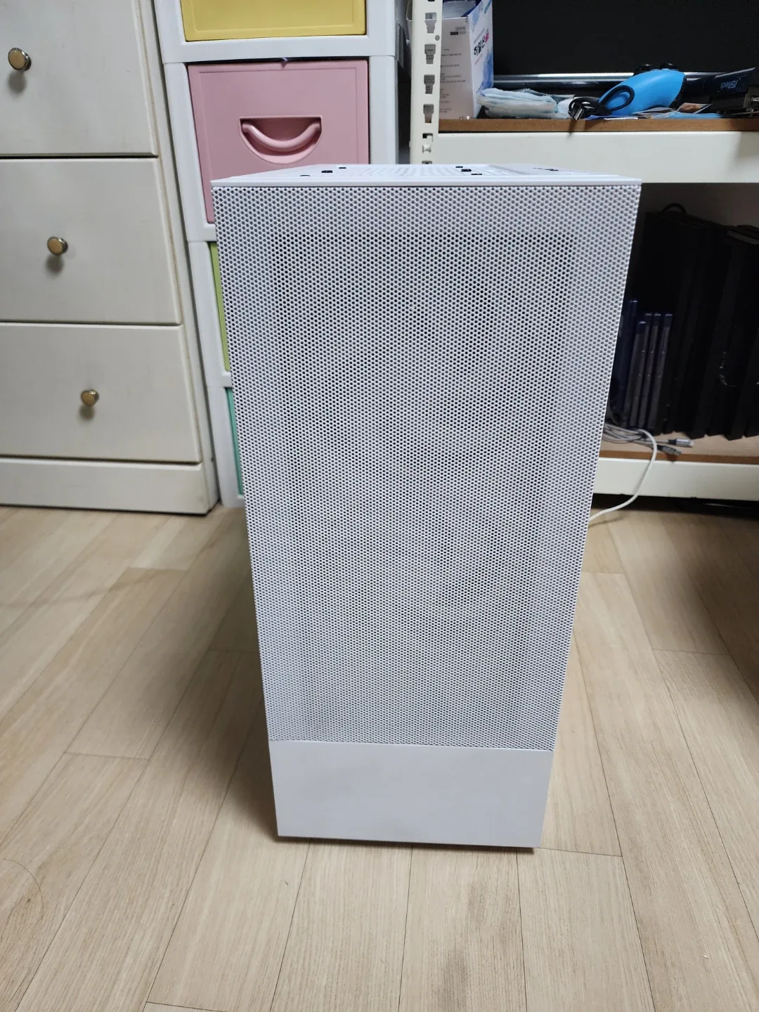라이젠 5600X RTX2060 화이트 감성 게이밍PC를 판매합니다