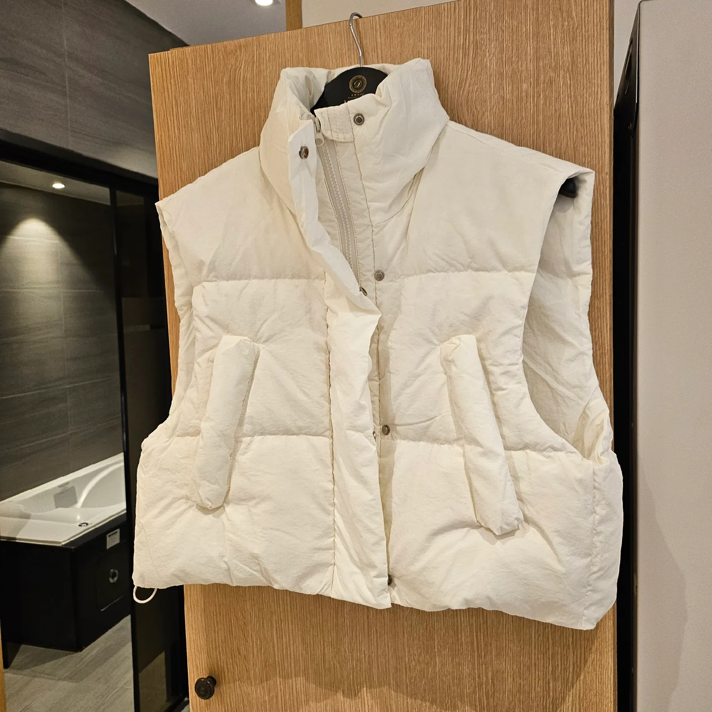화이트 오리털 패딩 조끼(착샷o)
