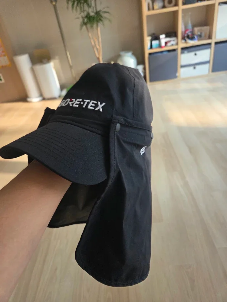 뉴에라 GORE-TEX 모자 블랙색상