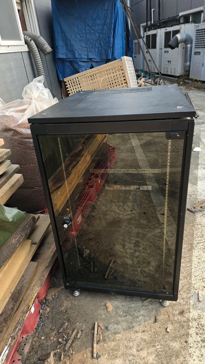 중고 블랙 서버 랙 캐비닛