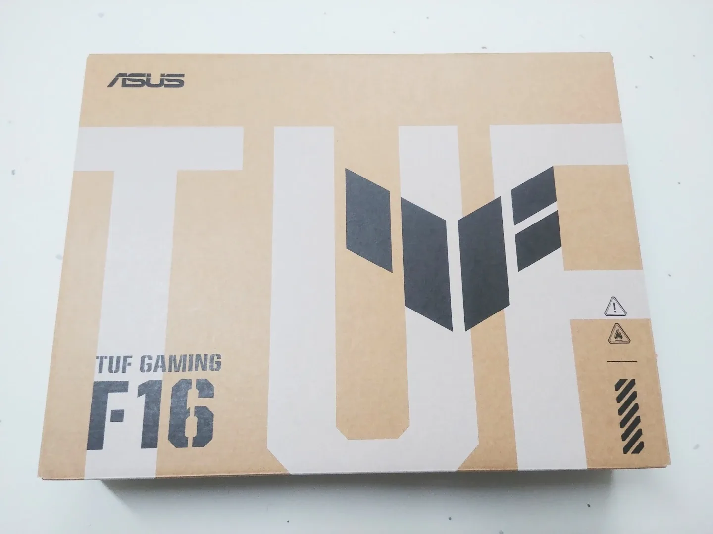 미개봉 ASUS TUF F16 게이밍노트북 RTX5060, 인텔i7