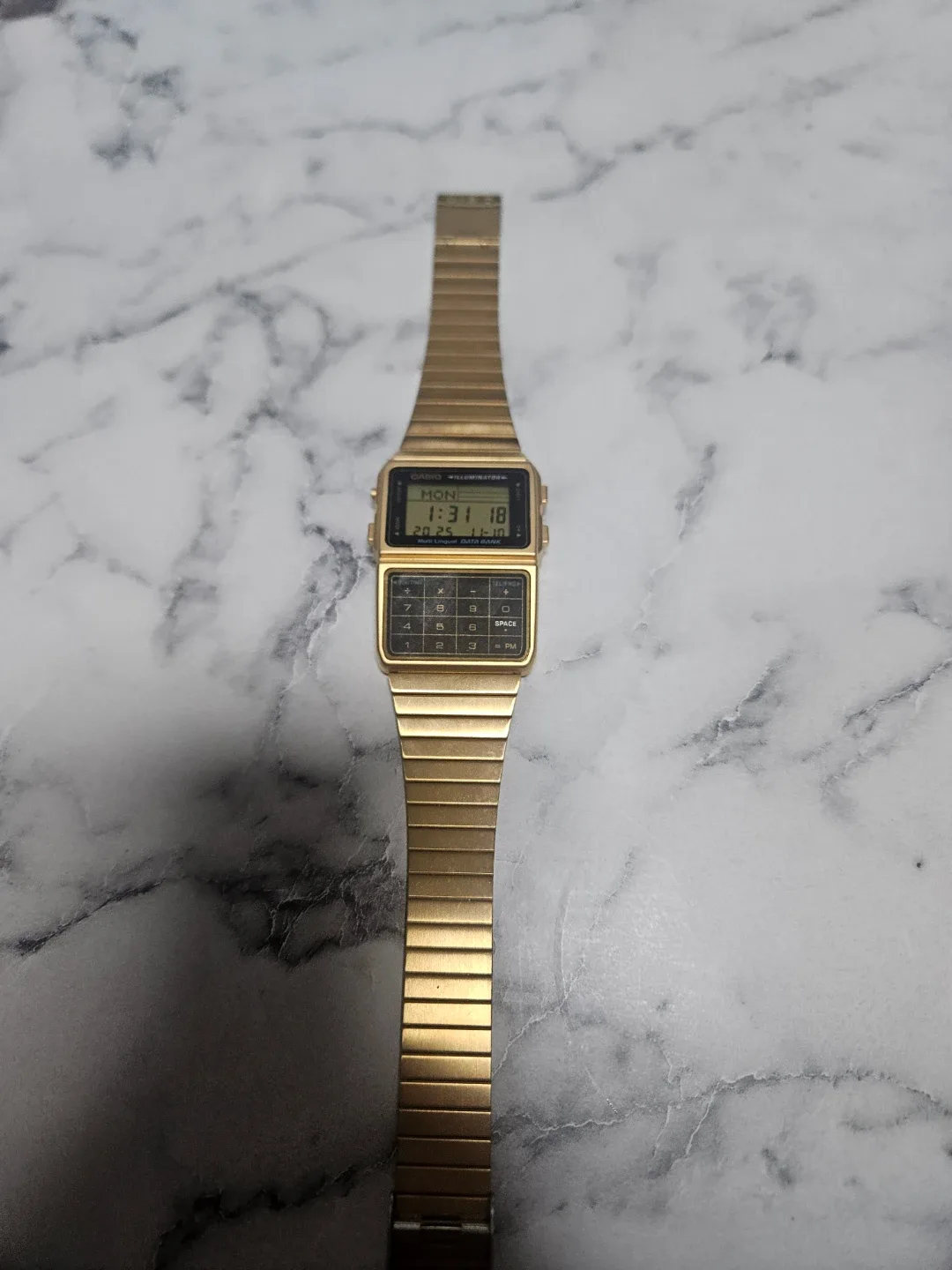 카시오 데이터뱅크 DBC-611G 금장 시계