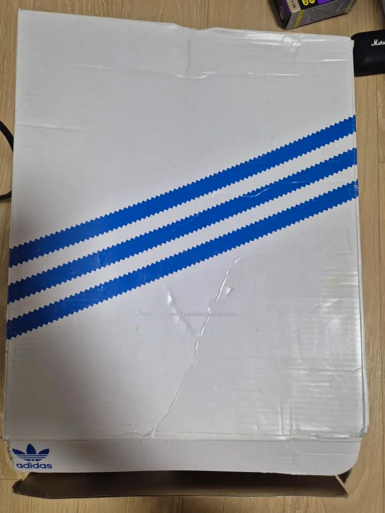 안녕하세요 아디다스 신발 8 에 팝니다