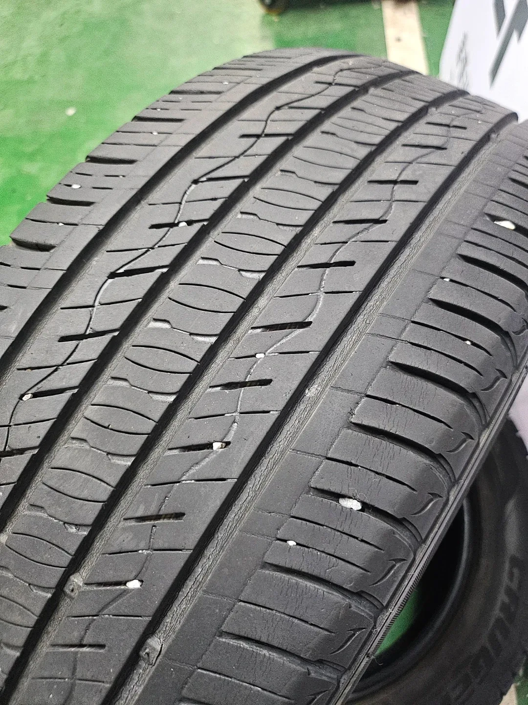 금호 Crugen 225/55R18 중고 타이어