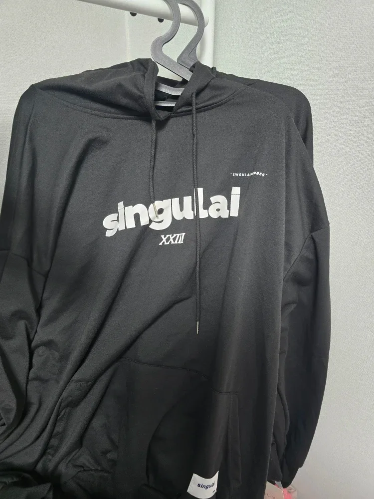 싱귤러 블랙 후드티