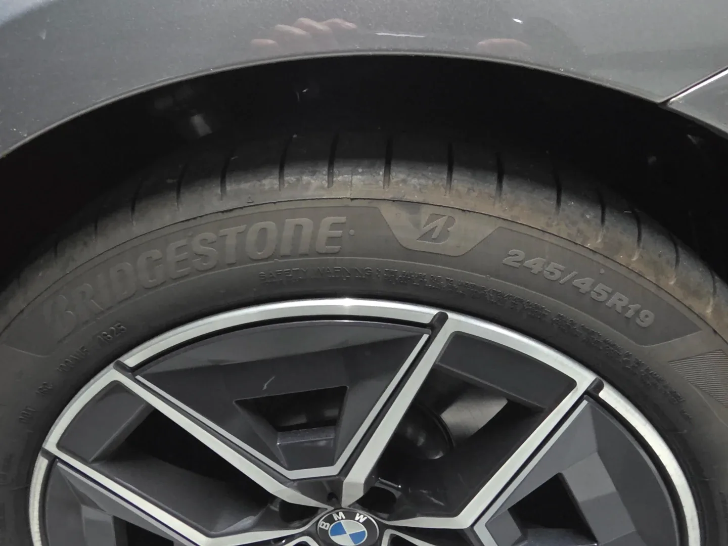 브리지스톤 245/45R19 중고 타이어