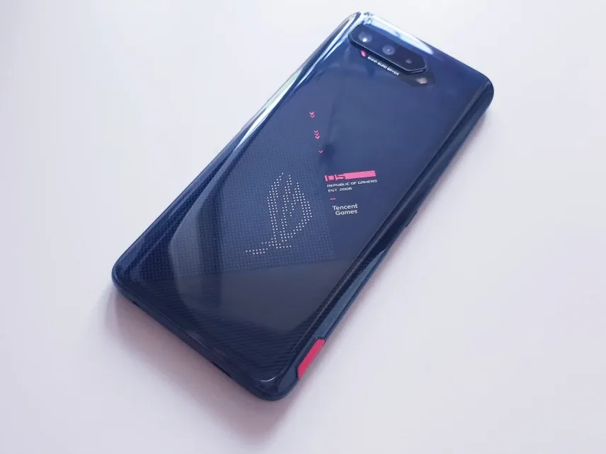 ASUS ROG Phone 5s (로그폰5s)