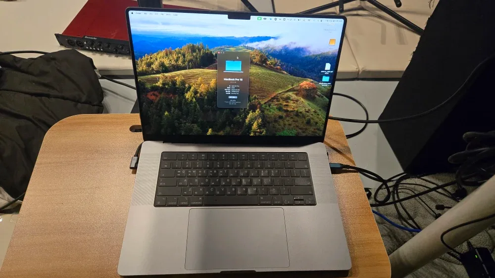 맥북 프로 16 M1 Pro 32g 512 최상급 판매합니다