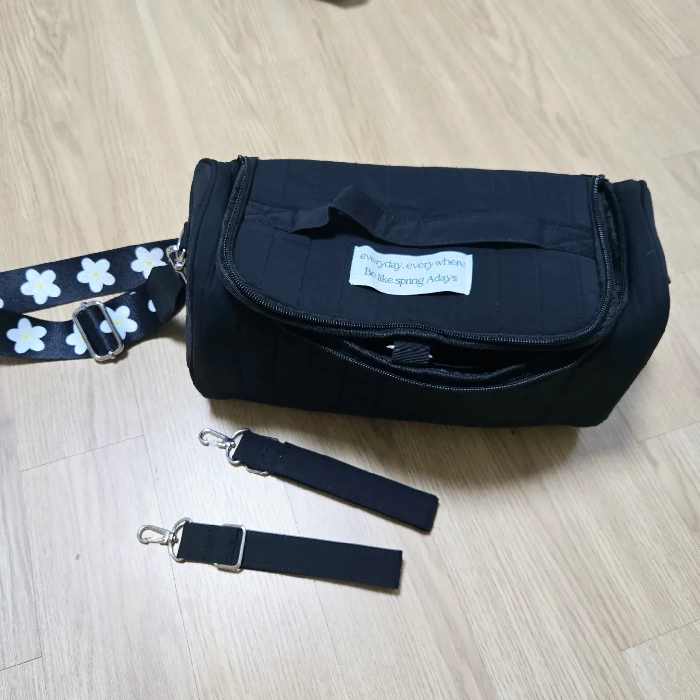 어데이즈 블랙 누빔가방 기저귀가방