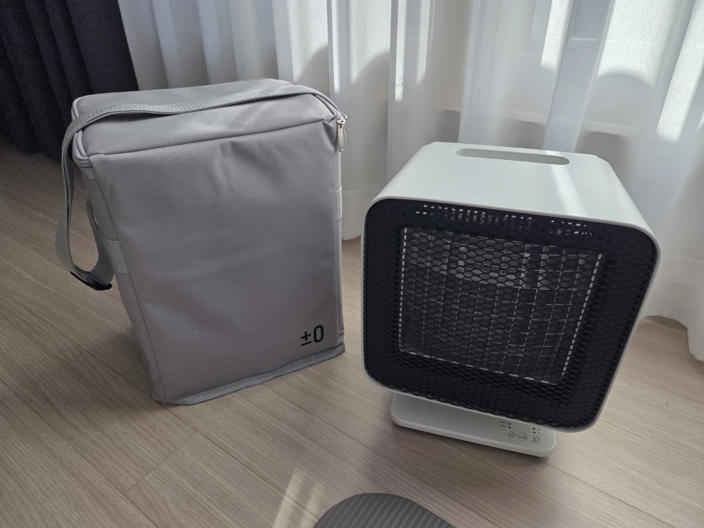 플러스마이너스제로 리플렉트 에코히터 라이트그레이