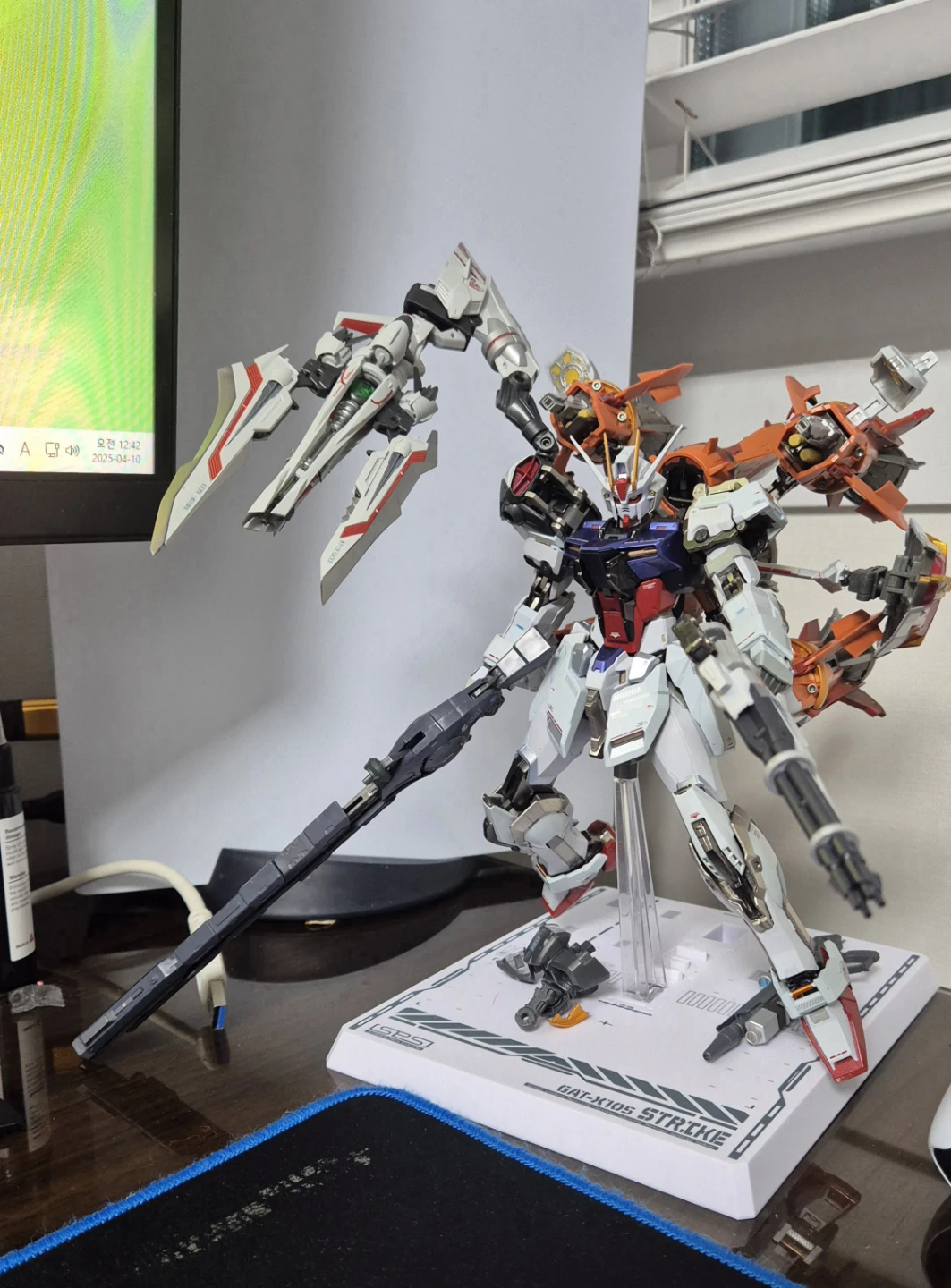 메탈빌드 스트라이크 헬리오폴리스