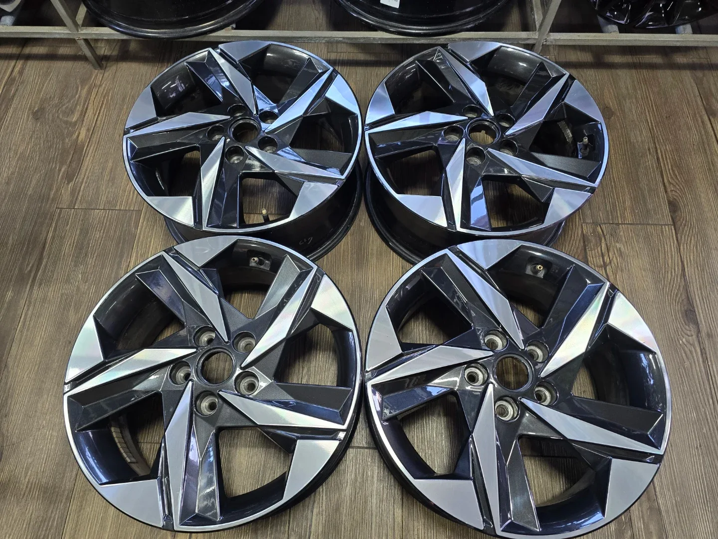 아반떼cn7 17인치 중고