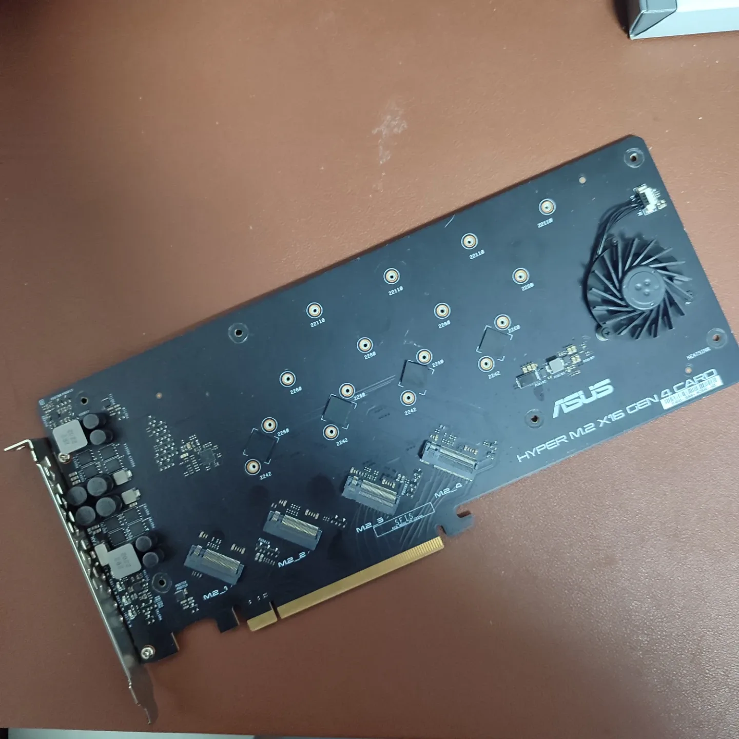ASUS Hyper M.2 X16 Gen4 Card