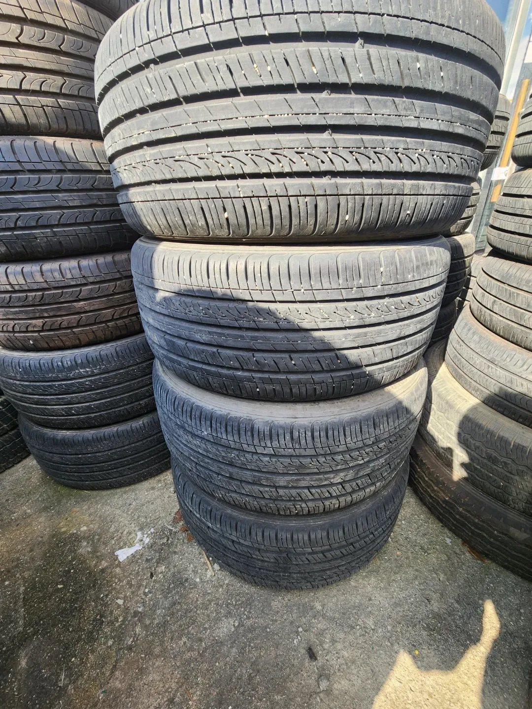 245 40 19금호타이어 상태좋은중고4개