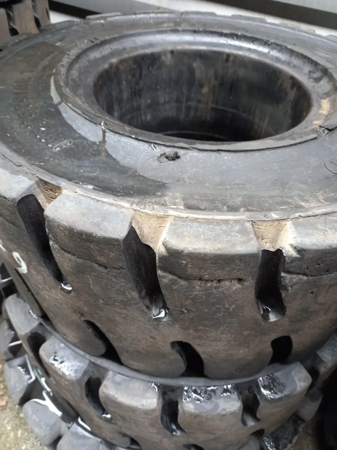 지게차 중고통타이어 싸게 6개 팝니다