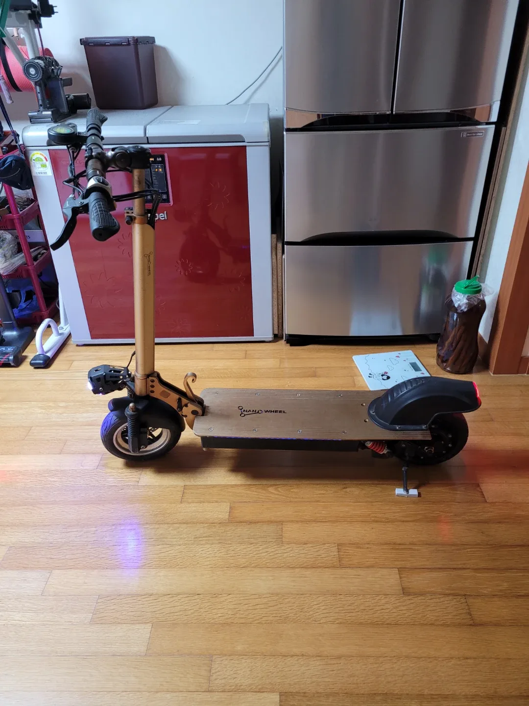 대리기사 추천...나노휠 AIR 1000W 전동킥보드 팔아요. 60V 15A LG 배터리.