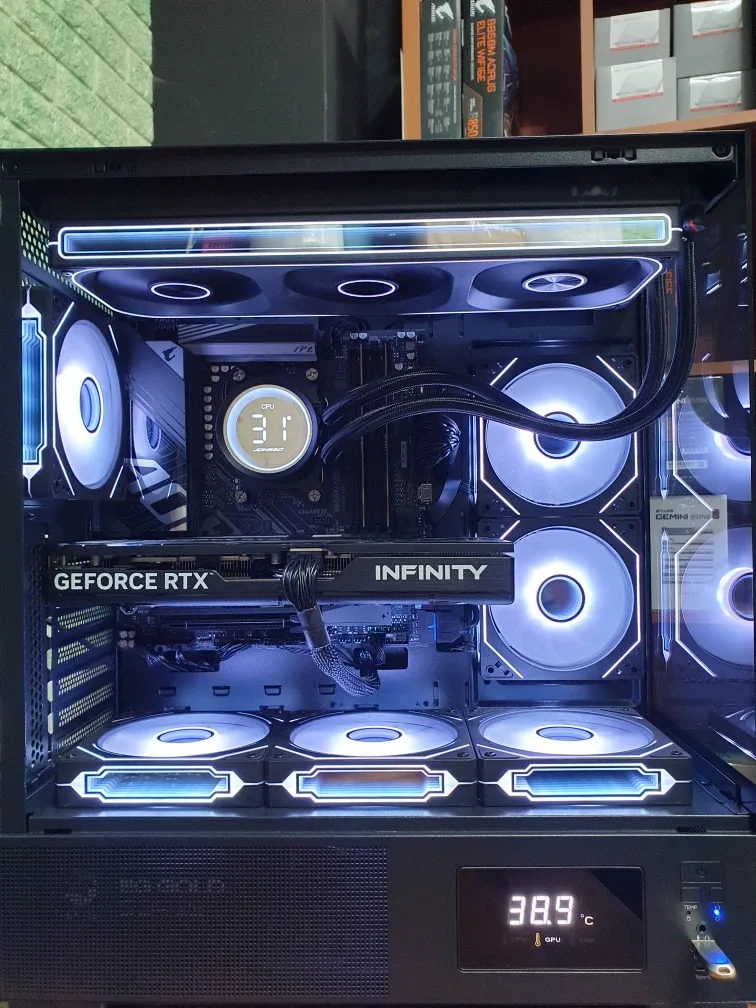 ( 9800X3D & RTX5070  ) 풀박스 미사용 게이밍 PC 판매